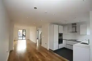 6 Chanin Mews, photo 2