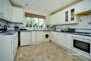 6 Cheam Mansions, photo 4