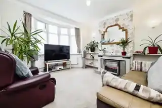 6 Conway Crescent, photo 2