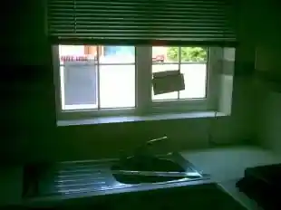 6 Coopers Close, photo 4