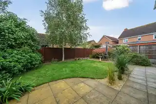 6 Crosier Close, photo 3