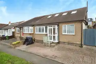6 Donnington Road, photo 2