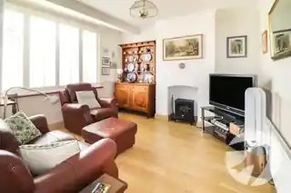 6 Doris Avenue, photo 2