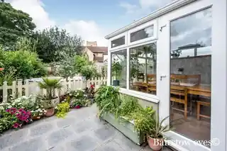 6 Dunster Close, photo 3