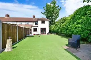 6 East Park Close, photo 3