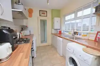 6 Edmund Road, photo 2