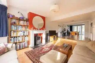 6 Elmcroft Close, photo 2