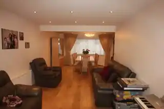 6 Elms Avenue, photo 3