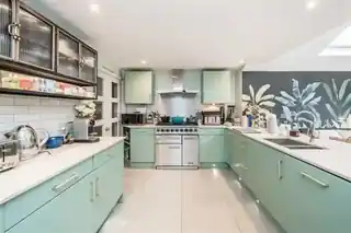 6 Fairfax Road, photo 3