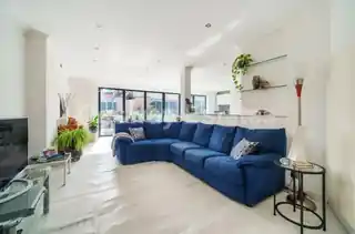 6 Fernside Avenue, photo 3