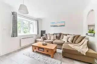 6 Gloucester Court, photo 3
