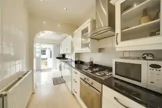 6 Greenwood Avenue, photo 4