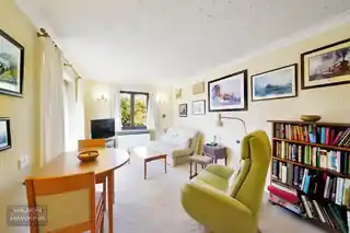 6 Hanbury Court, photo 2