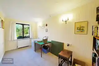 6 Hanbury Court, photo 3