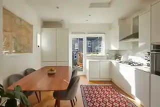 6 Heysham Road, photo 3