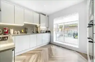 6 Hursley Grove, photo 4