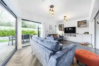 6 Hursley Grove, photo 2