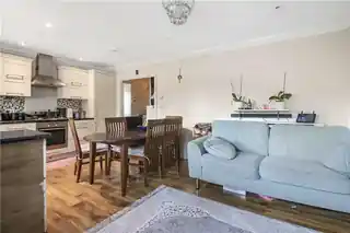 6 Kimber Place, photo 2