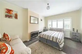 6 Ladbrook Close, photo 4