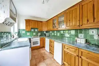 6 Ladbrook Close, photo 2