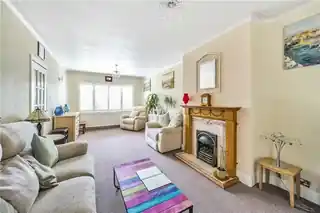 6 Ladbrook Close, photo 3
