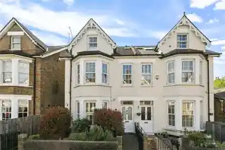 6 Larkfield Road, photo 2