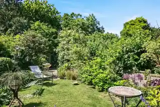 6 Lawrie Park Avenue, photo 2