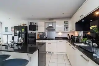 6 Madison Close, photo 3