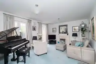 6 Madison Close, photo 2