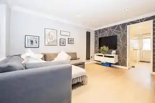 6 Maple Close, photo 2