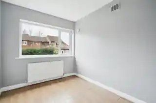 6 Milford Gardens, photo 4