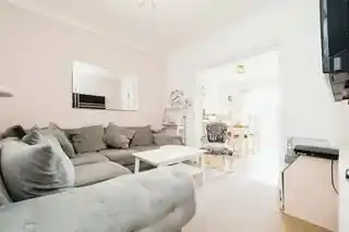 6 Milton Avenue, photo 4