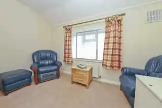 6 Moorland Road, photo 2