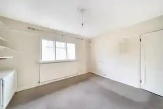 6 Neale Close, photo 2