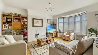 6 Nettleden Avenue, photo 4