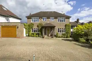 6 Newmans Way, photo 2