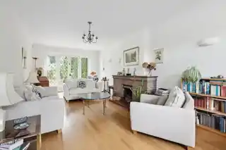 6 Old Lodge Way, photo 3