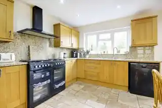 6 Orchard Way, photo 4