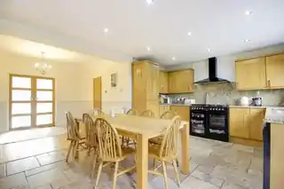 6 Orchard Way, photo 3