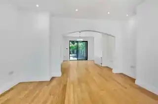 6 Park Drive, photo 3