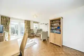 6 Parkside, photo 2