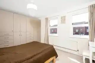 6 Parkway, photo 2