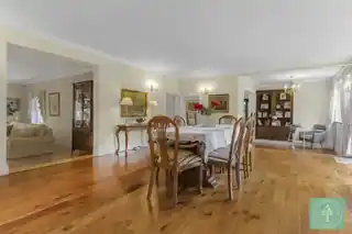 6 Parkway, photo 4