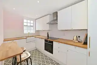 6 Pickering Close, photo 2