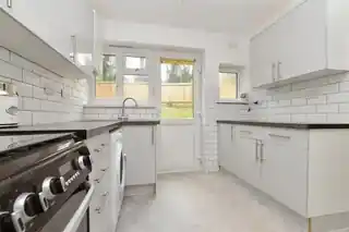 6 Rydal Close, photo 2