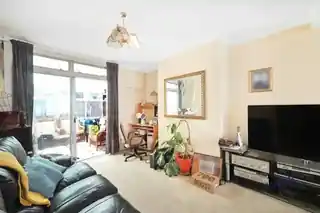 6 Salisbury Avenue, photo 3