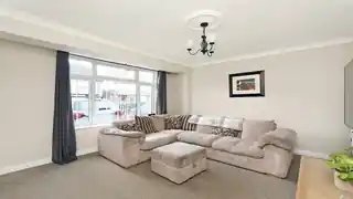 6 Shadwell Drive, photo 3