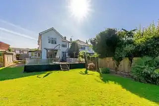 6 Strawberry Hill Road, photo 4