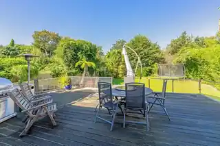 6 Strawberry Hill Road, photo 3
