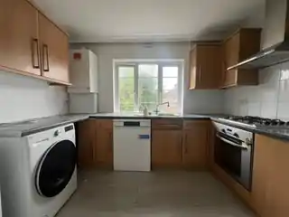 6, Swan Court, Swan Road, photo 2